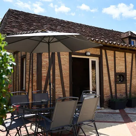 La Charmante Ferienhaus Le Buisson-de-Cadouin